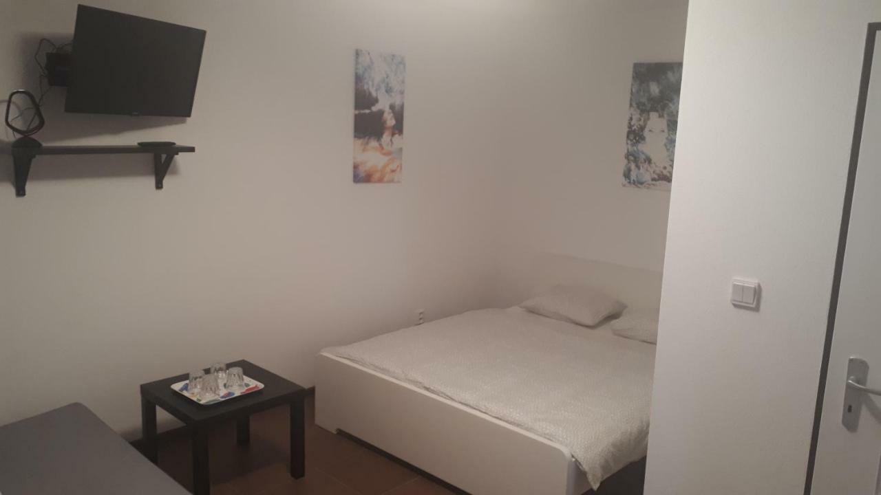 Apartman - Sukromie V Meste Bratislava Eksteriør bilde